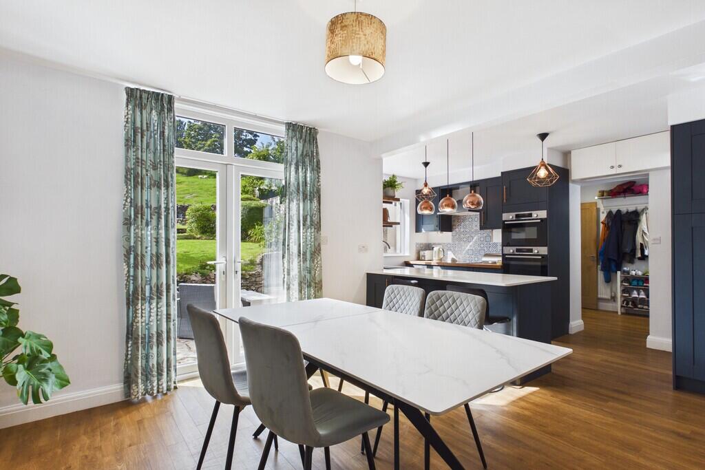 142 Windermere Road, Kendal LA9 5EZ photo 3