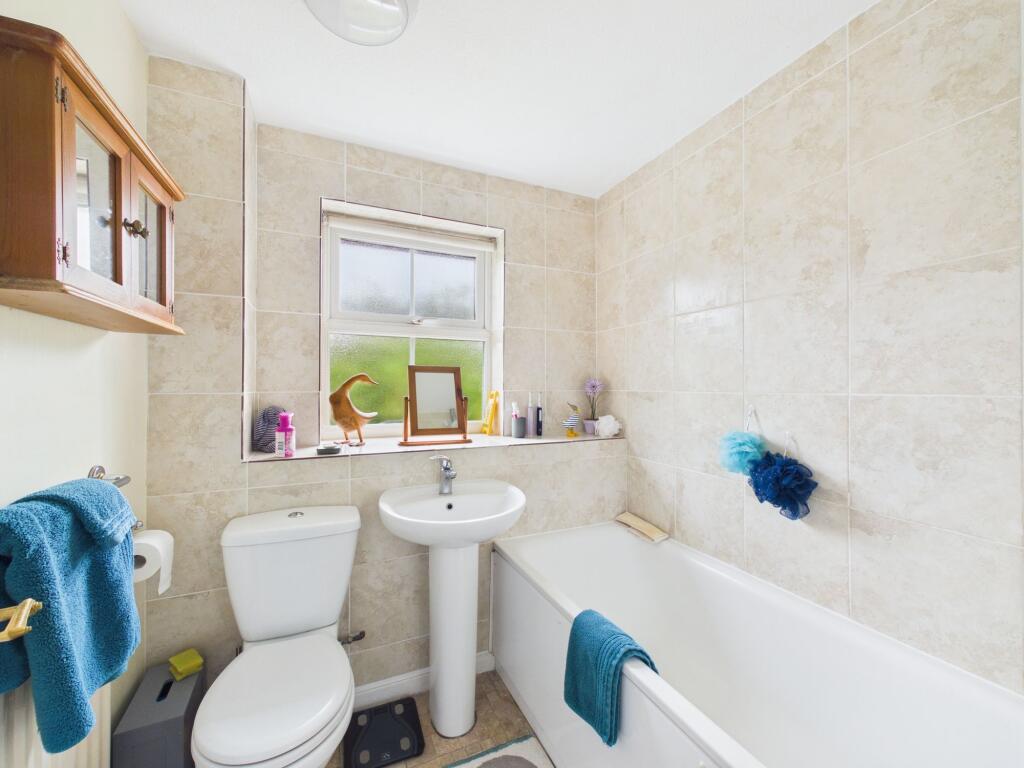 House in Reading, Lower Earley, Earley - More
