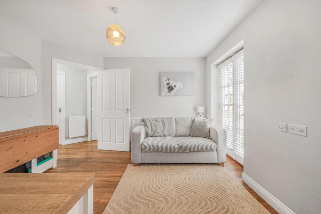 Apartment in Chelmsford - View 5