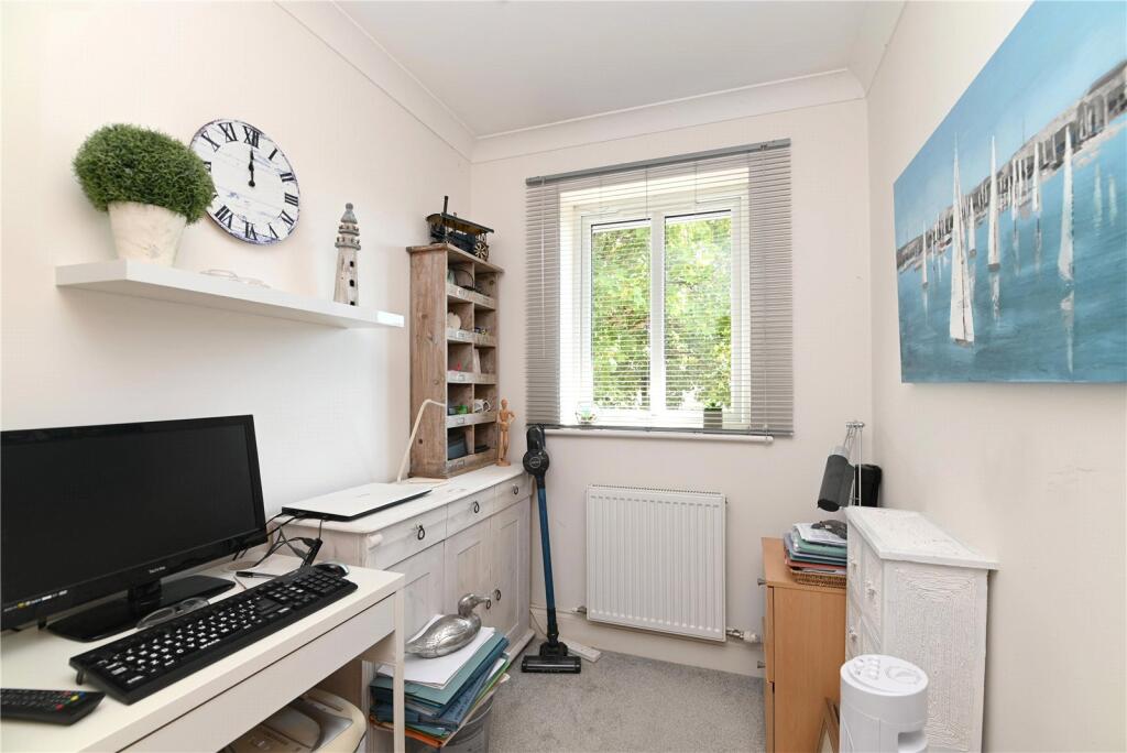 House in New Forest, New Milton - More