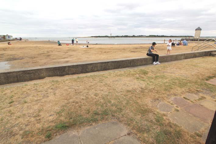 Brightlingsea Lido, Swimming Pool, Promenade Way, Brightlingsea, Essex photo 5