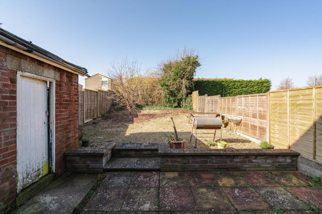 Ambleside Avenue, Southmead, Bristol photo 3