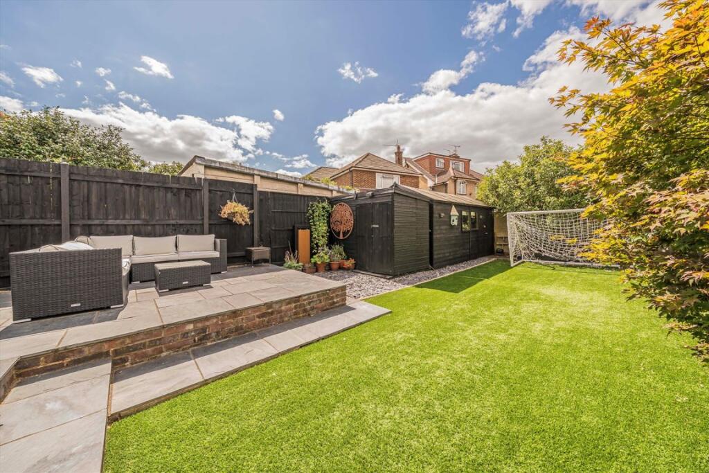 House in Twickenham - More