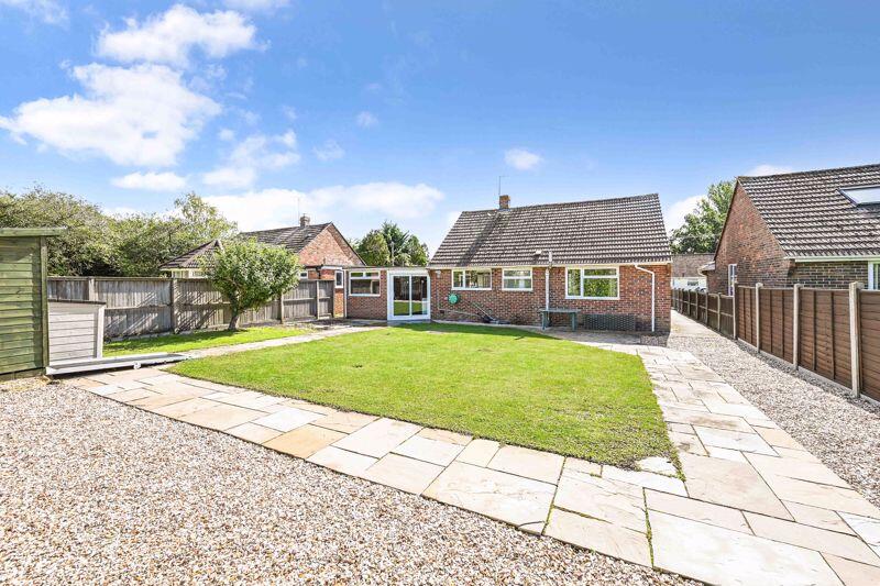 Bourne Close, Fishbourne photo 3