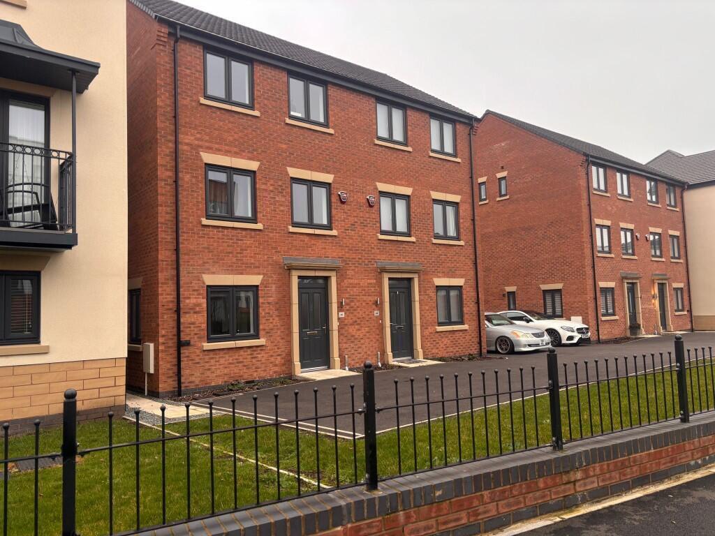 Main image of property: The Avenue, Corby, Northamptonshire, NN17