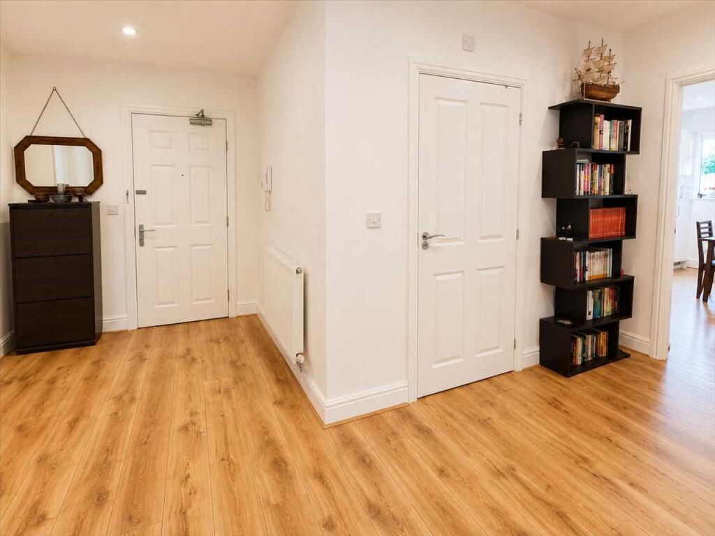 Apartment in London, Sudbury Hill - More