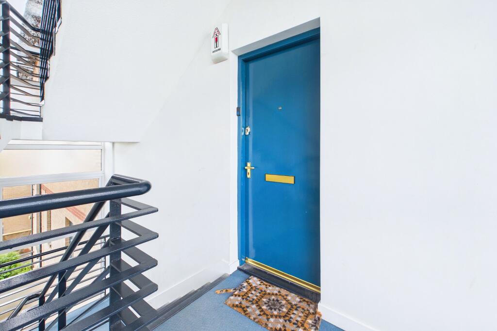 27 Thistle Terrace, Glasgow - View 2