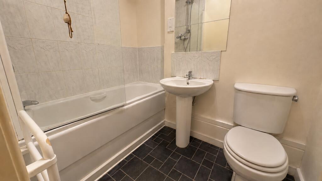 Apartment in Birmingham, Jewellery Quarter - View 5