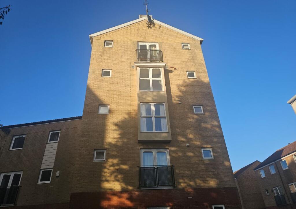 Main image of property: 6 Carpathia Drive, Southampton, SO14 3GU