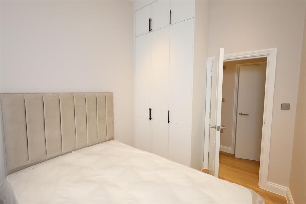 Apartment in Sevenoaks - More