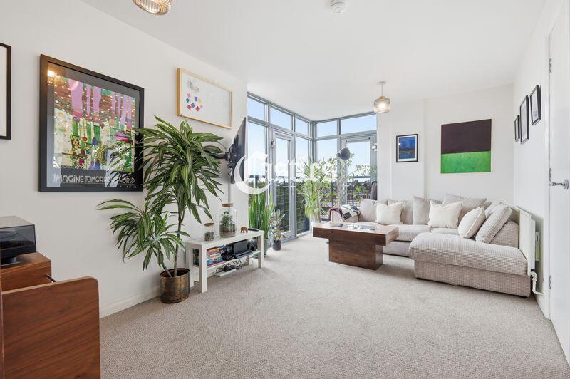 Main image of property: The Roundway, London