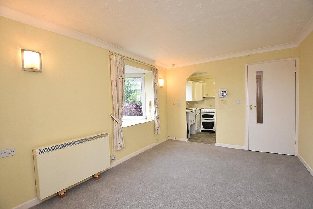 Apartment in Bath, Wincanton - View 4
