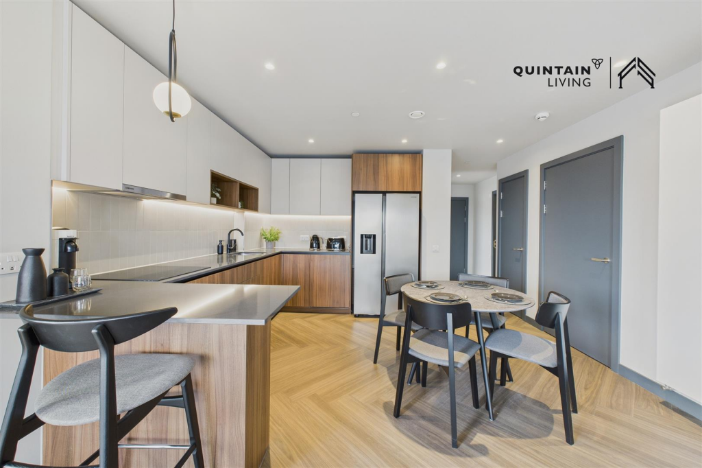 Apartment in London - View 2