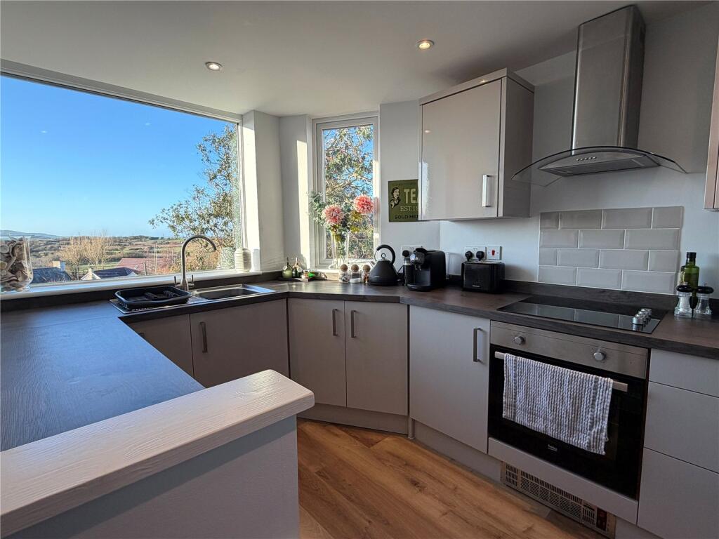 Carreglefn, Amlwch, Isle of Anglesey, LL68 photo 3