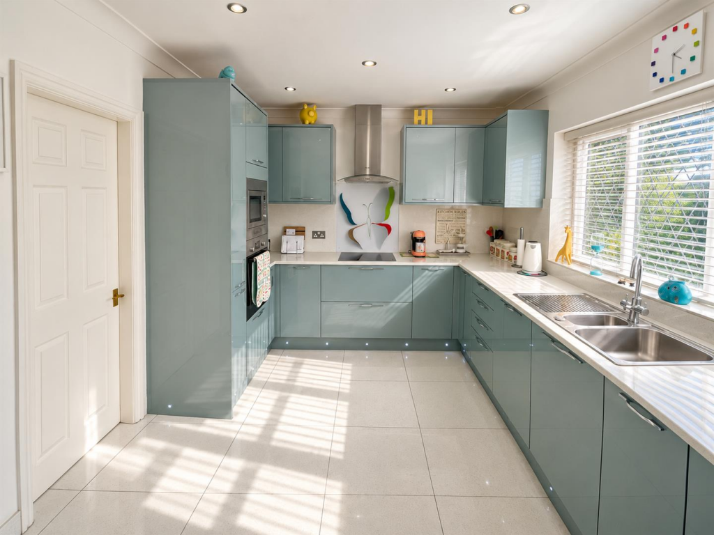 House in Wirral, Liverpool City Region - More
