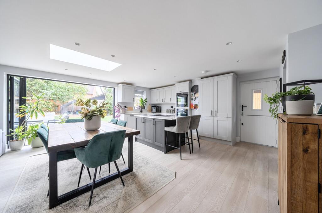House in Horsham, Slinfold - More