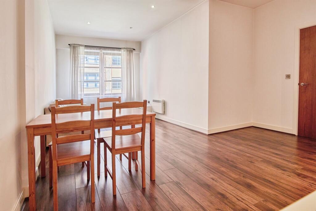 Apartment in Birmingham, Jewellery Quarter - View 5