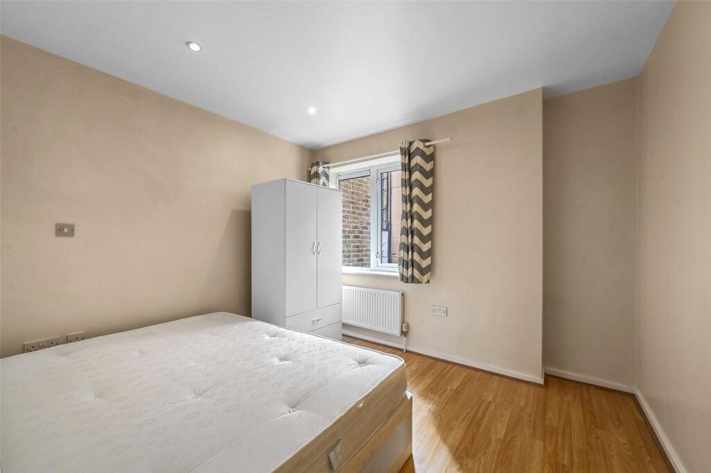 Apartment in London - More