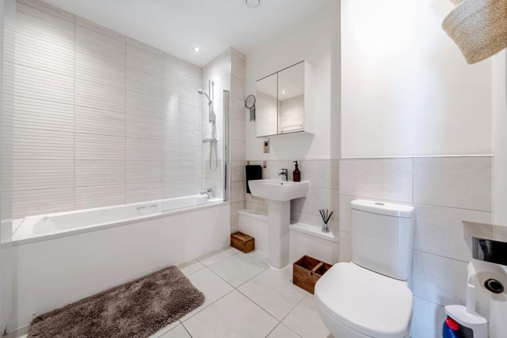 Apartment in London, Royal Borough of Greenwich - View 4