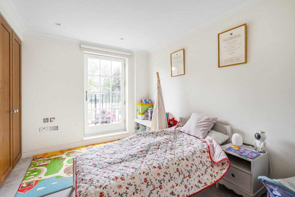 Apartment in London - View 5