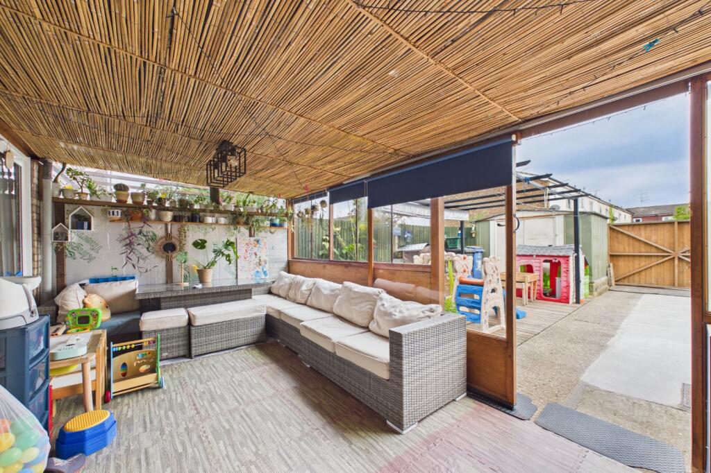 House in Guildford - View 5