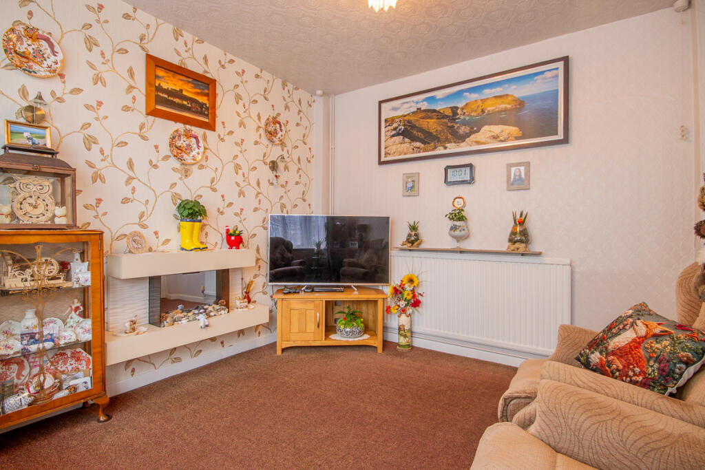Brackensdale Avenue, Derby photo 4