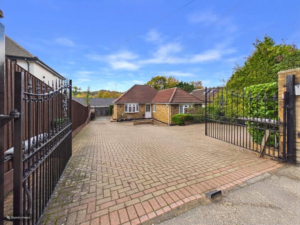 Main image of property: London Road, Wooburn Green, High Wycombe, Buckinghamshire, HP10