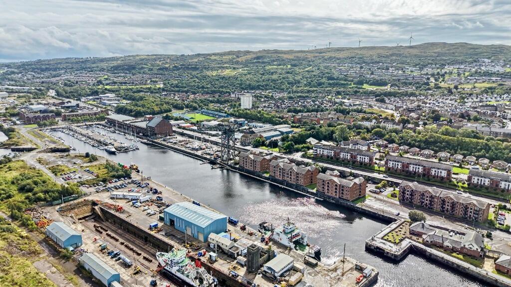 Apartment in Greenock, Ladyburn - View 3