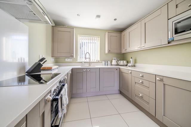 House in Thatcham, West Berkshire - View 2