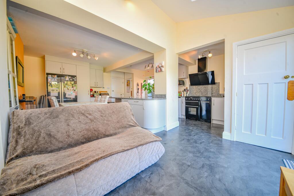 House in Southampton - View 3
