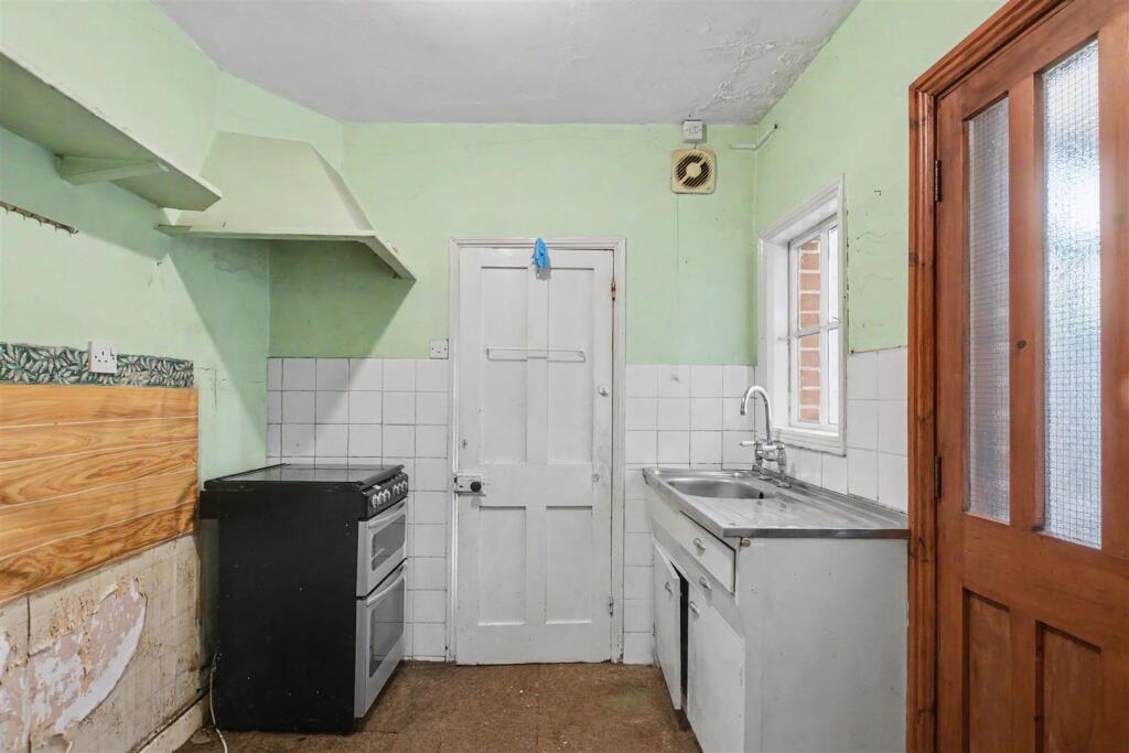 Wilford Crescent East, Nottingham photo 3