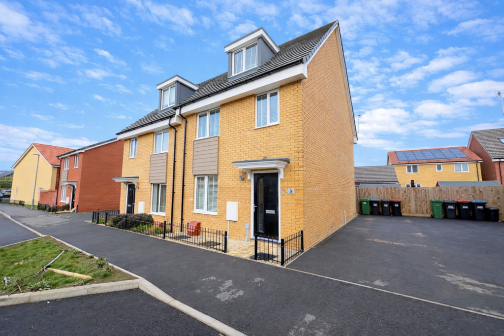 Main image of property: Vendeen Grove, Whitehouse, MK8