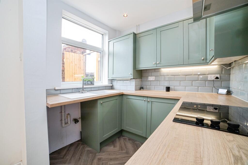 House in Broxtowe, Eastwood - View 4