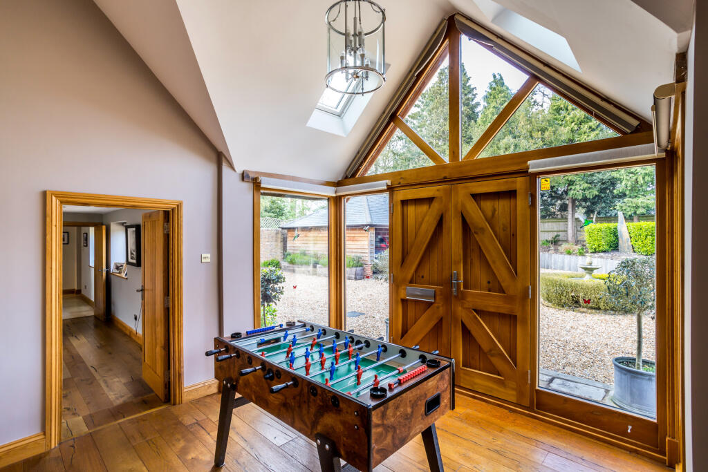 House in Chichester, Funtington - More