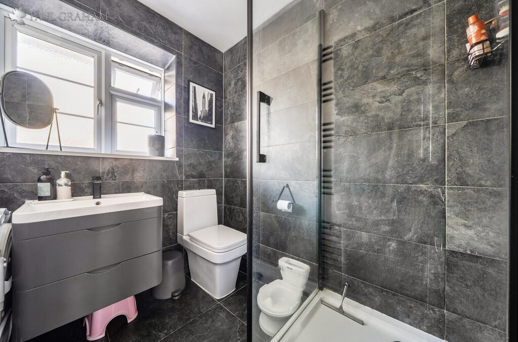 Apartment in Sutton - View 4