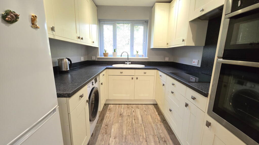 Watermill Court, Bath Road, Woolhampton, Reading, RG7 5RD photo 4