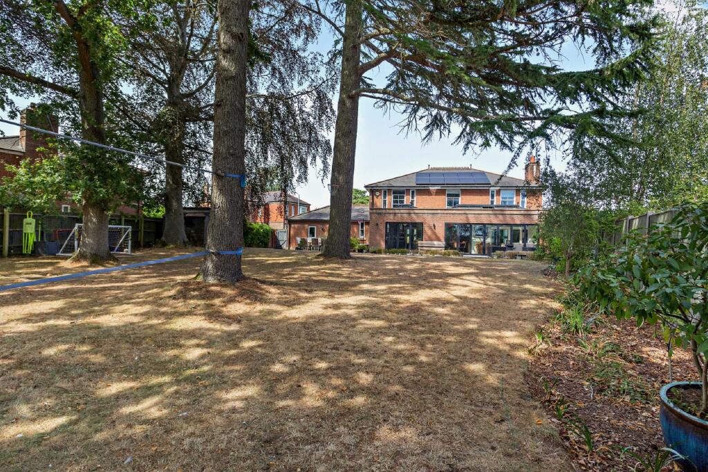 House in Newport, Monmouth - View 2