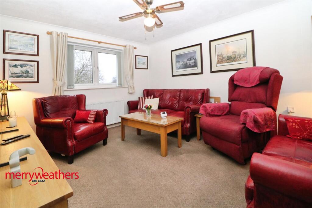 Elm Grove, Munsbrough, Rotherham photo 2