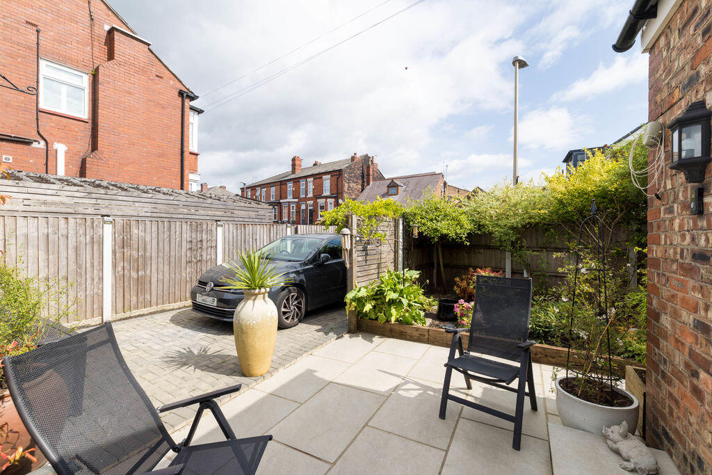 House in Wigan, Greater Manchester - More
