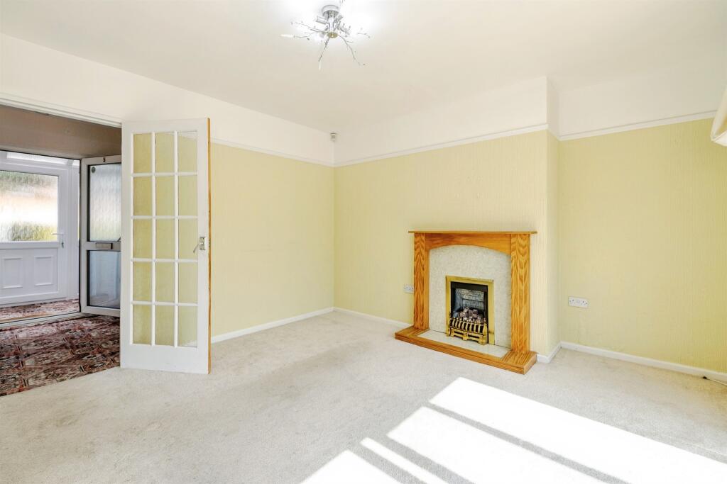 House in Lincoln, Lincolnshire - More