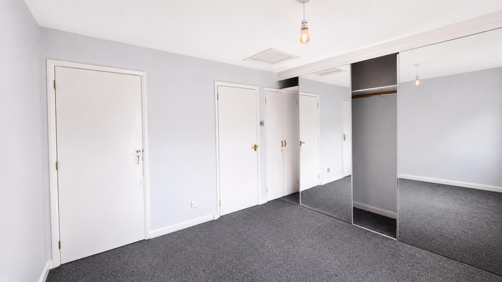 House in London, Merton Park - View 5