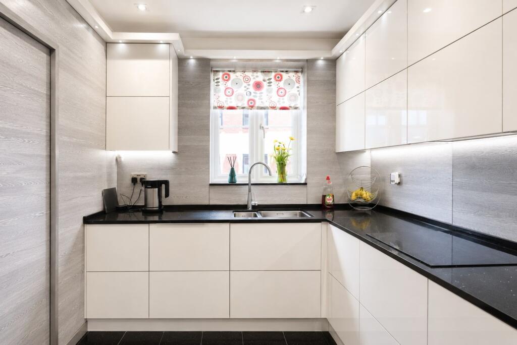 House in Southend-on-Sea - View 4