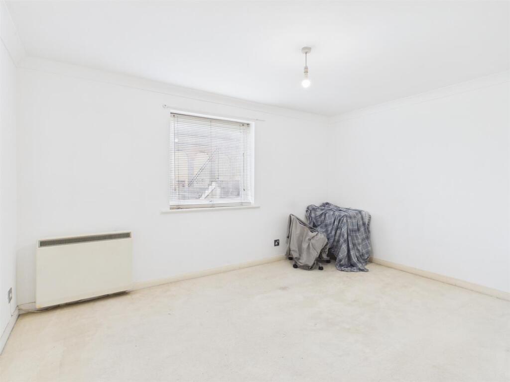 Apartment in Brighton - View 5