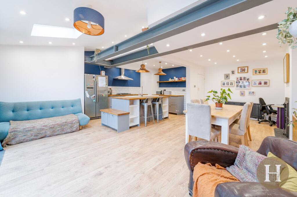 House in Birmingham, West Midlands - View 4