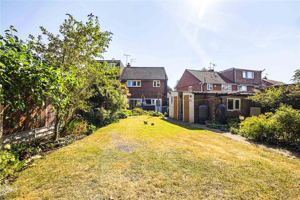New Park Drive, Adeyfield, Hemel Hempstead, Hertfordshire, HP2 photo 3