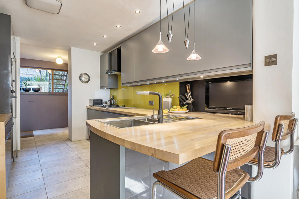 Main image of property: Morley Road, London