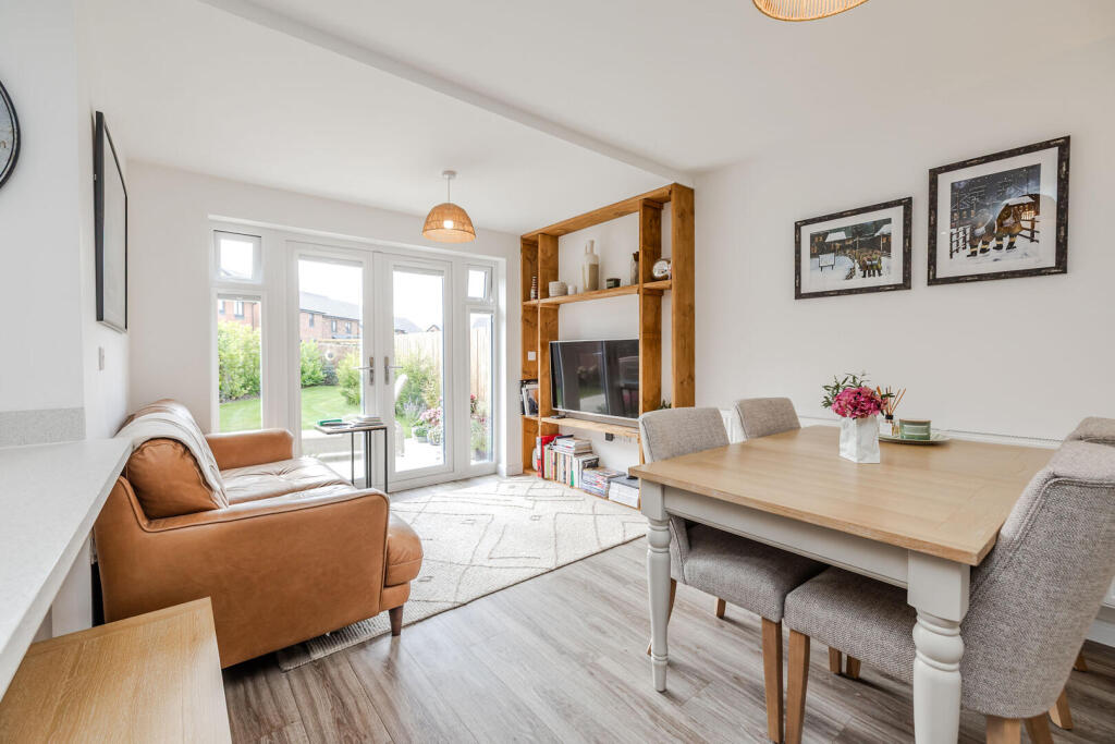 House in Newcastle upon Tyne, Woolsington - More