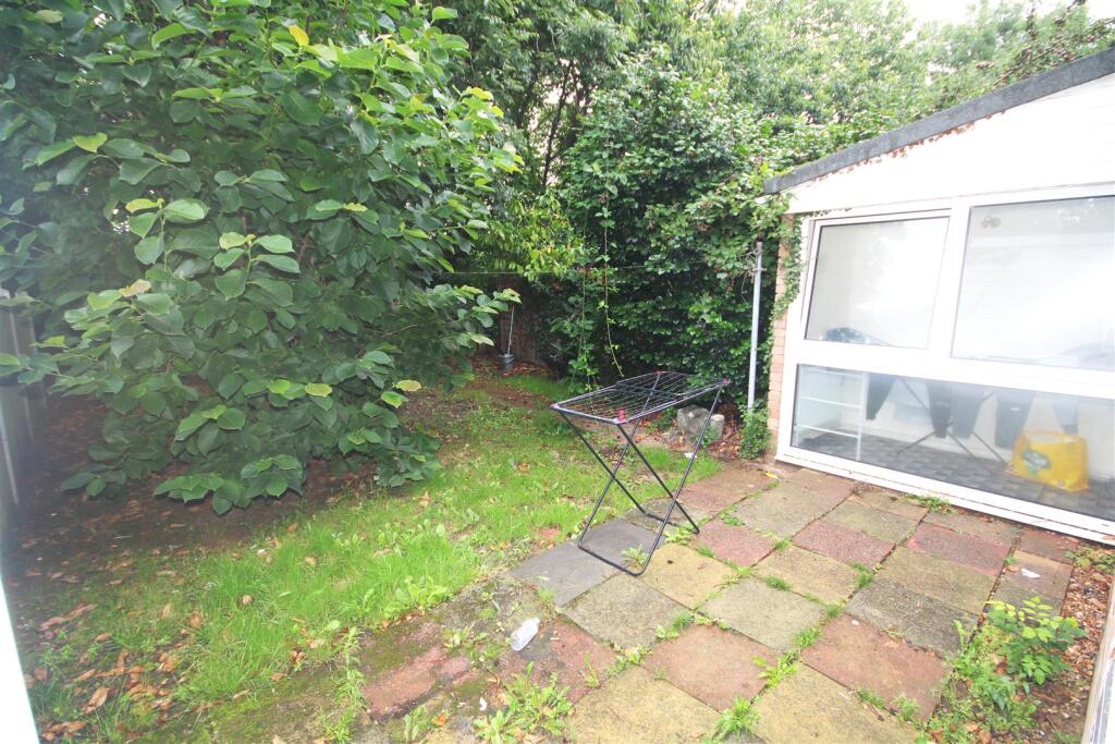 Culpepper Close, Canterbury photo 3