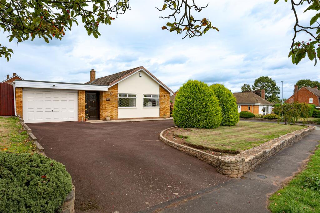 11 Four Ashes Road, Brewood, Stafford, ST19 9HX photo 4
