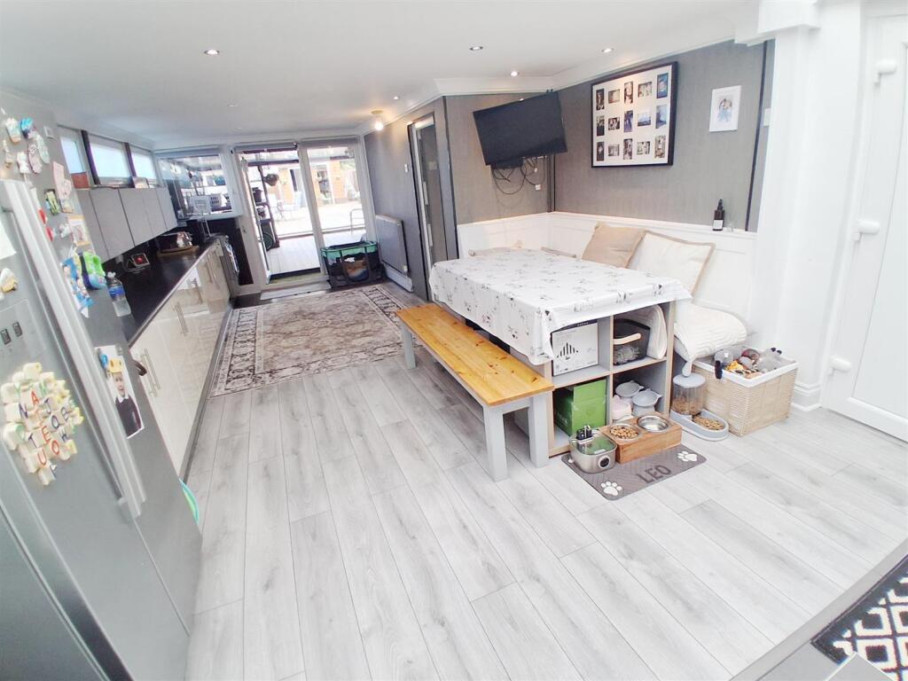 House in London, Hayes - View 4